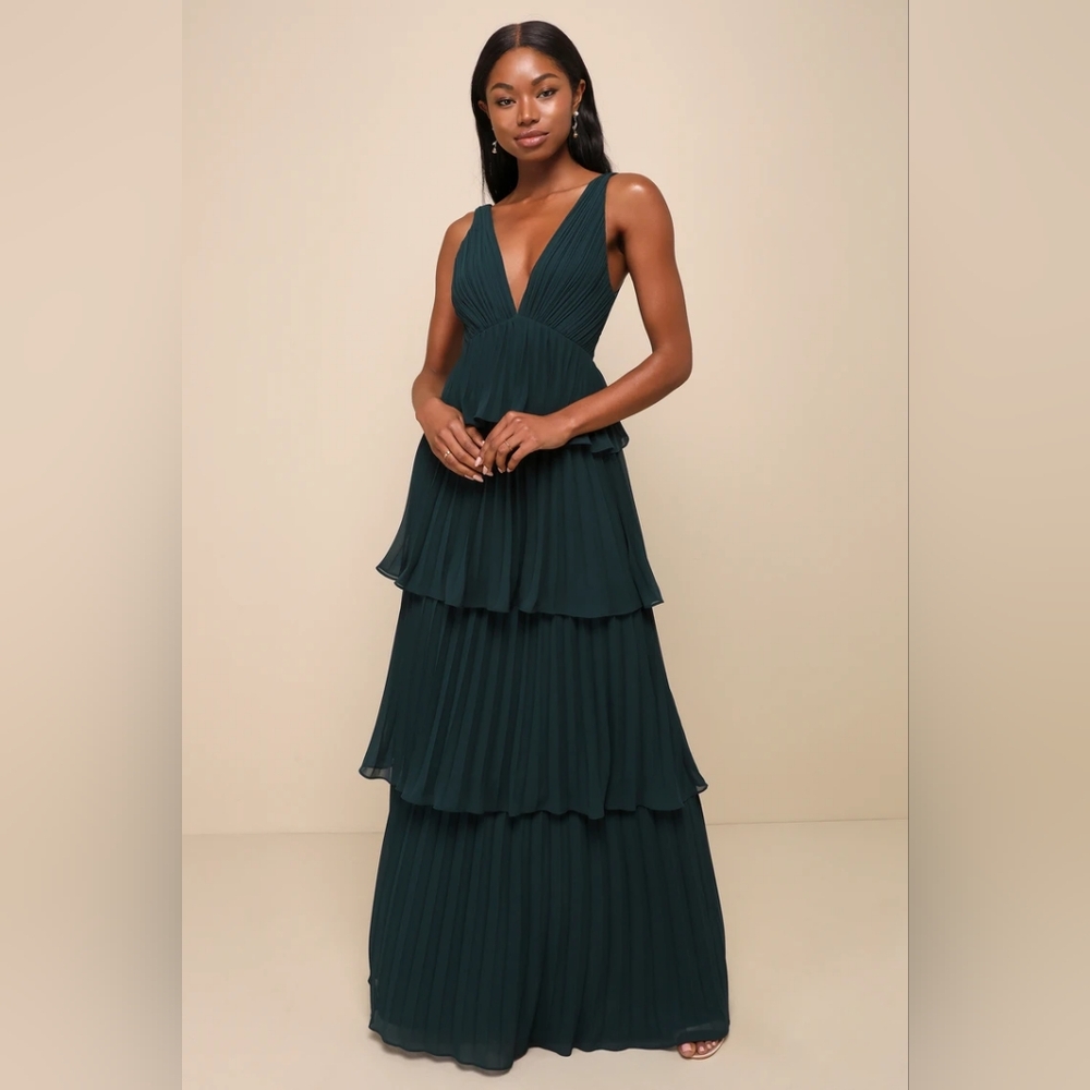 Lulu's Mesmerizing Essence Emerald Pleated Backless Tiered Maxi Dress Size M